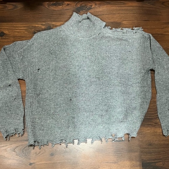 New Distressed and Frayed Sweater - Picture 4 of 12